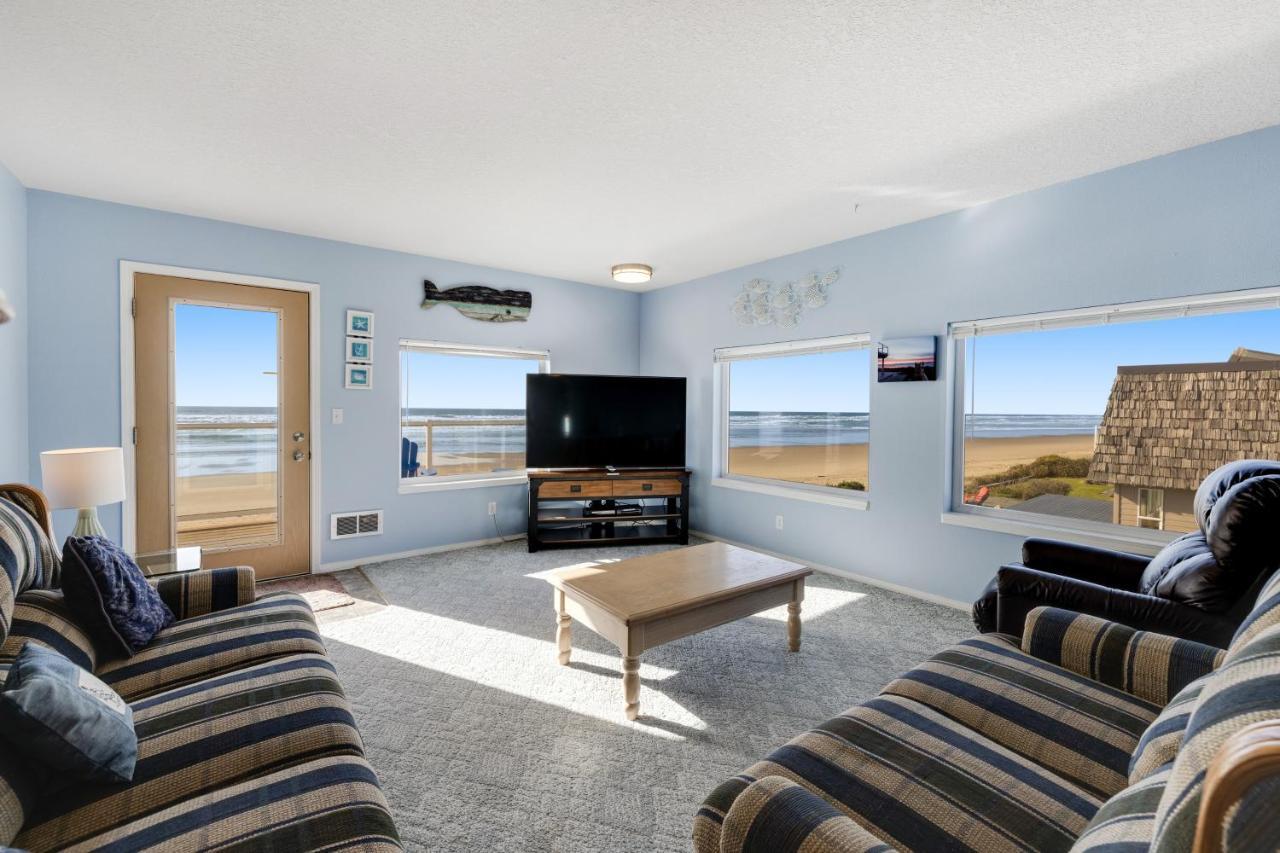 Ace'S Beach House Rockaway Beach Esterno foto