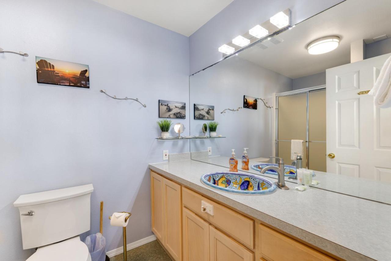 Ace'S Beach House Rockaway Beach Esterno foto