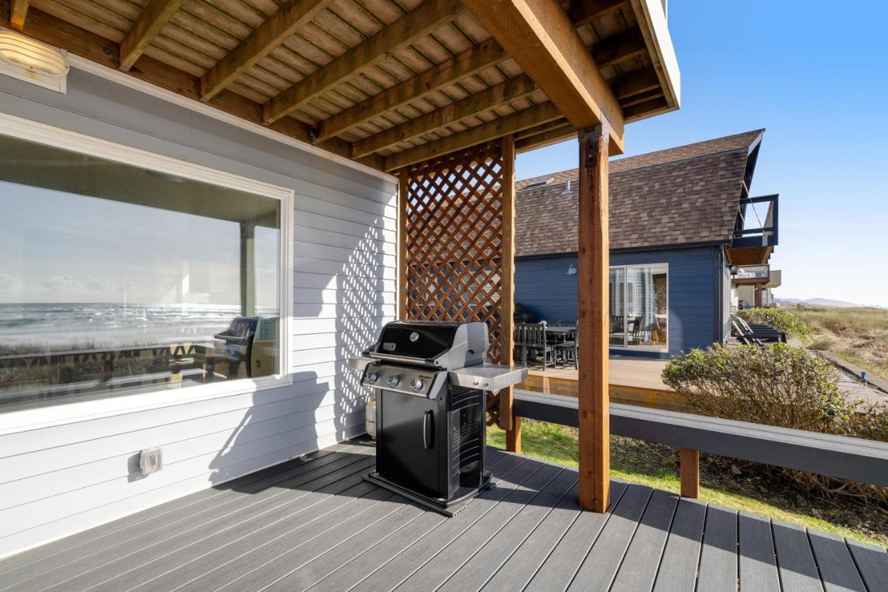 Ace'S Beach House Rockaway Beach Esterno foto