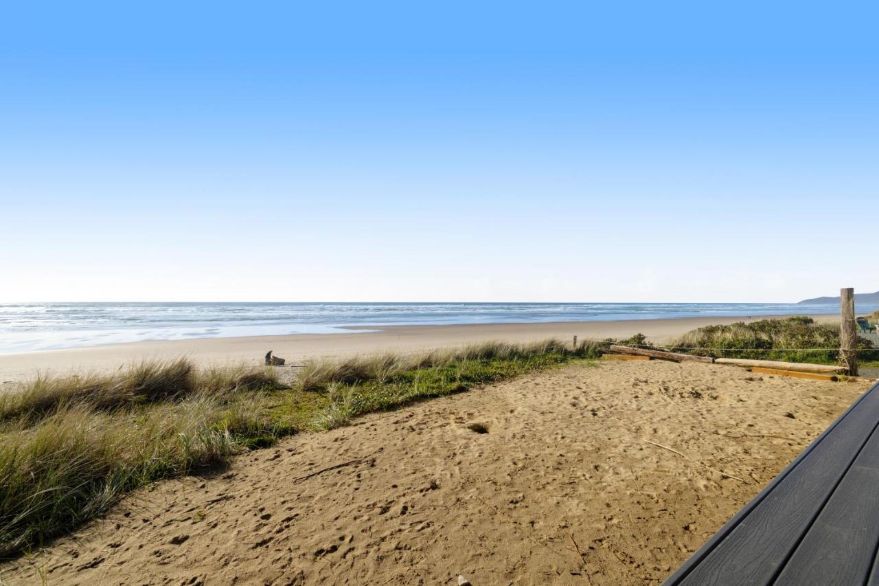 Ace'S Beach House Rockaway Beach Esterno foto