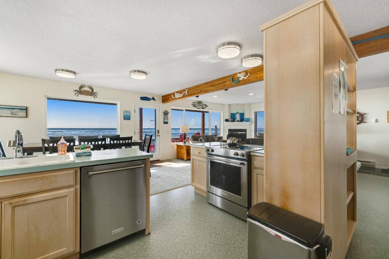 Ace'S Beach House Rockaway Beach Esterno foto