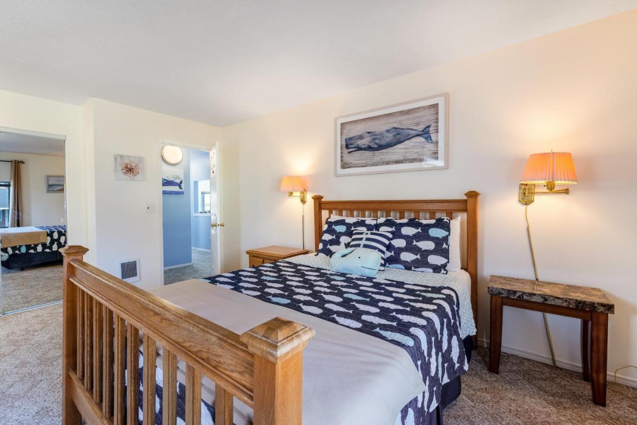 Ace'S Beach House Rockaway Beach Esterno foto