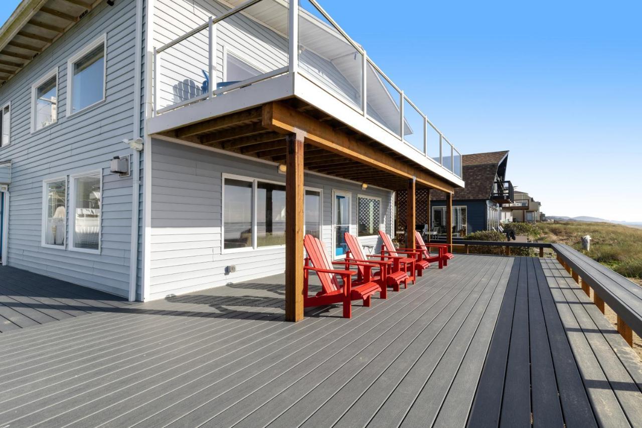 Ace'S Beach House Rockaway Beach Esterno foto