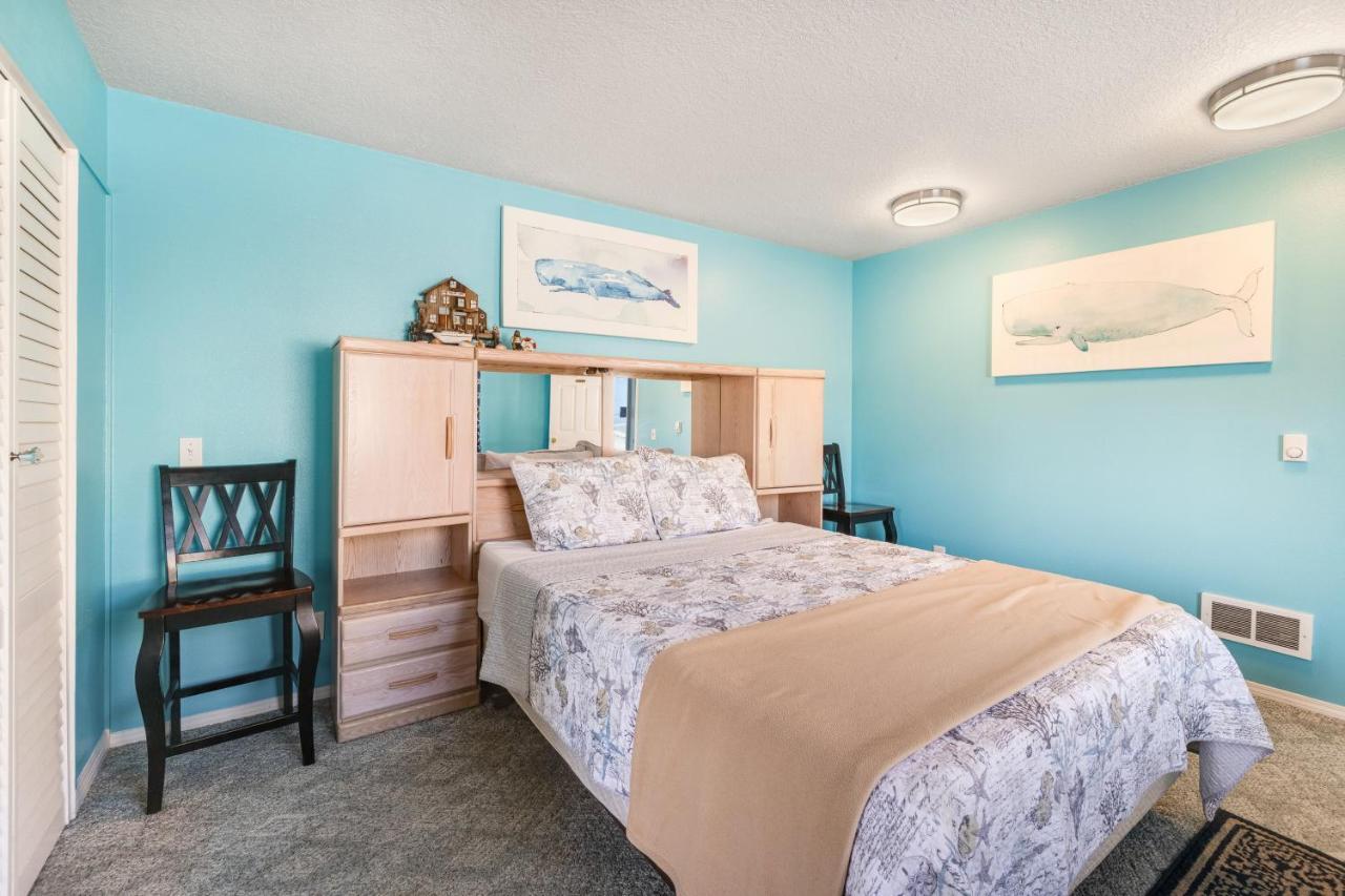 Ace'S Beach House Rockaway Beach Esterno foto
