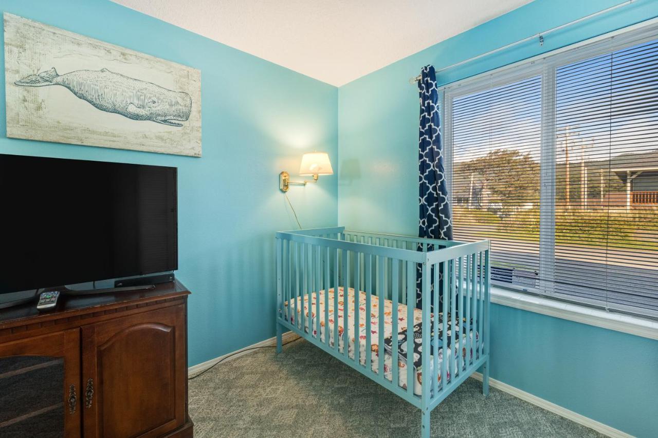 Ace'S Beach House Rockaway Beach Esterno foto